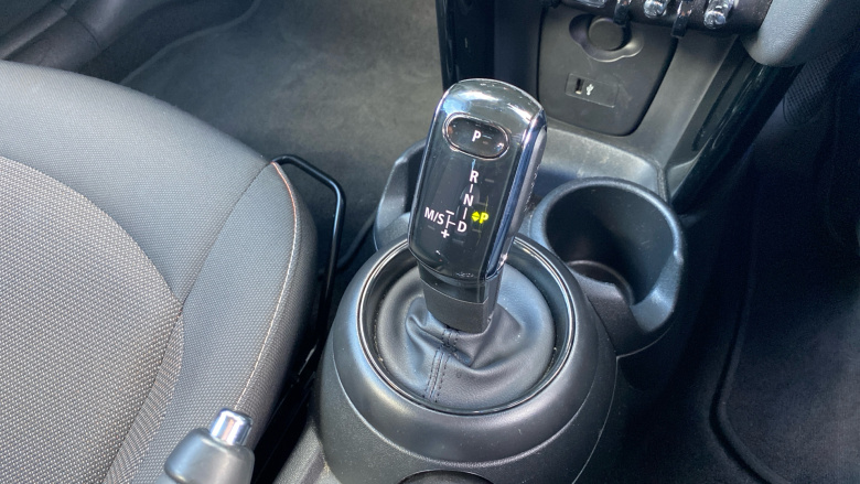 MINI Hatchback 1.5 Cooper Classic 5dr Auto Petrol Hatchback